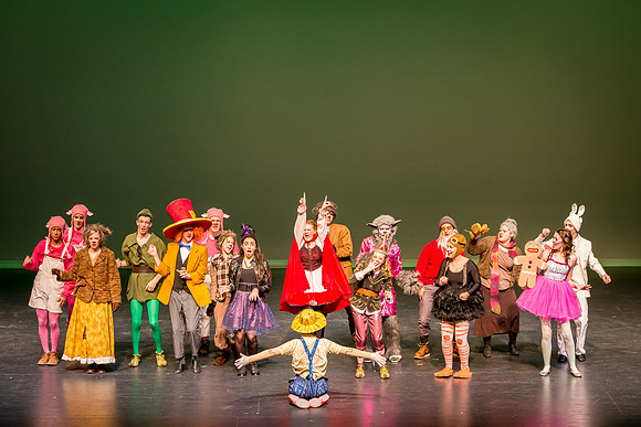 SFHS Shrek The Musical-ThesCon 2014