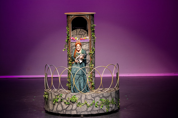 SFHS Shrek The Musical-ThesCon 2014