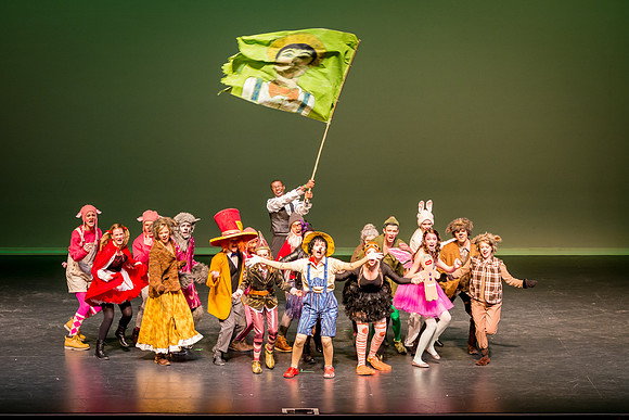 SFHS Shrek The Musical-ThesCon 2014