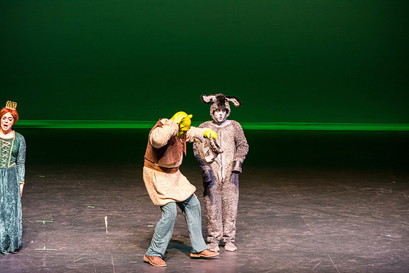 SFHS Shrek The Musical-ThesCon 2014