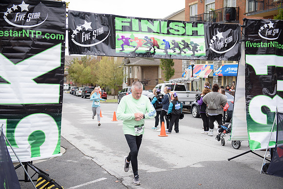 20181027-JonnyandXena5K-1366