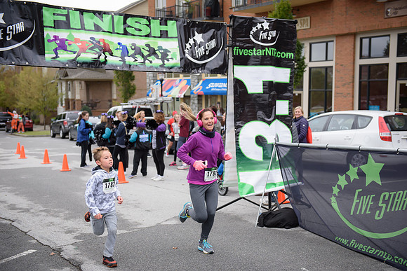 20181027-JonnyandXena5K-1370