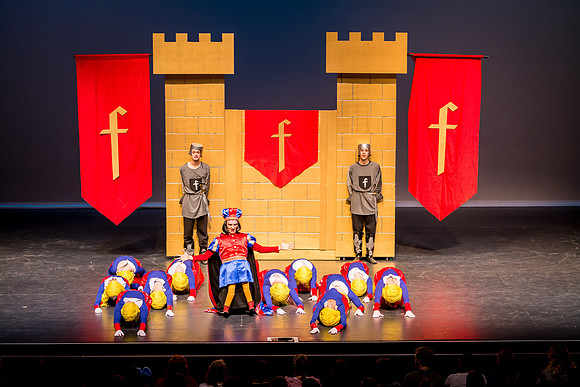 SFHS Shrek The Musical-ThesCon 2014