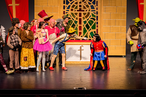 SFHS Shrek The Musical-ThesCon 2014
