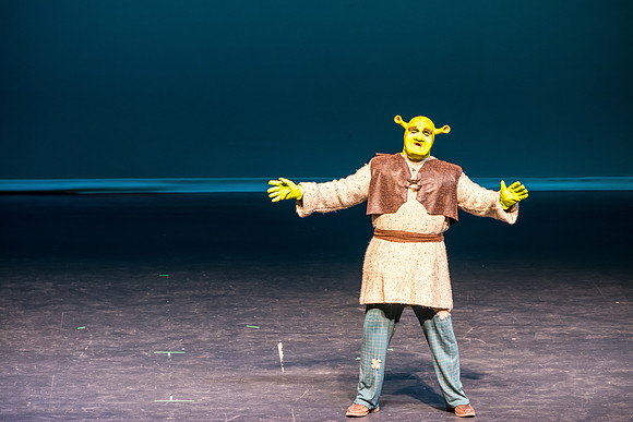 SFHS Shrek The Musical-ThesCon 2014