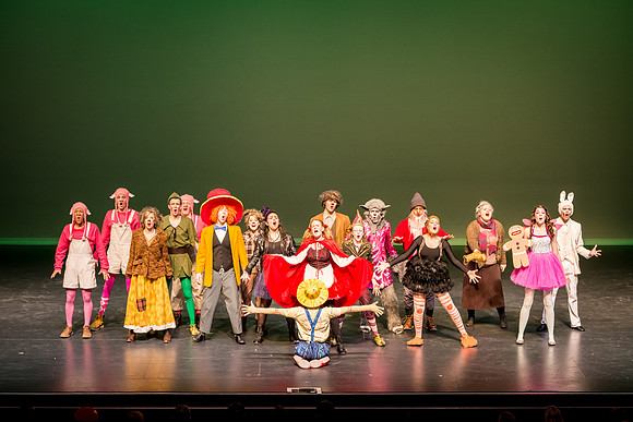 SFHS Shrek The Musical-ThesCon 2014