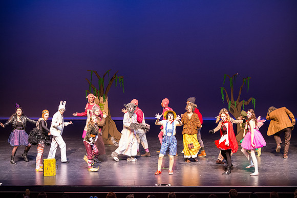 SFHS Shrek The Musical-ThesCon 2014