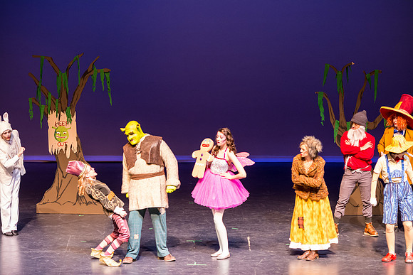 SFHS Shrek The Musical-ThesCon 2014
