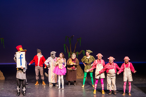 SFHS Shrek The Musical-ThesCon 2014