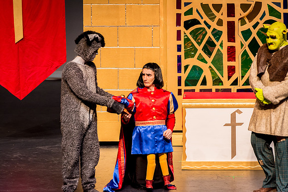 SFHS Shrek The Musical-ThesCon 2014